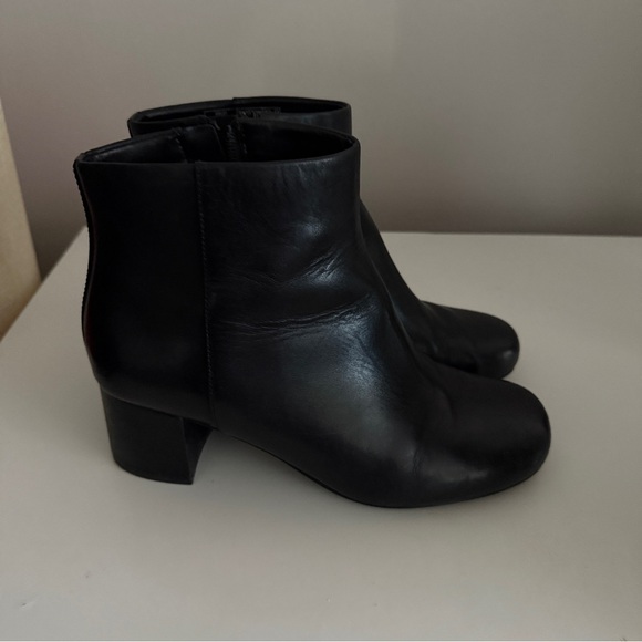 Vionic Sleek Black Ankle Booties - Picture 3 of 8